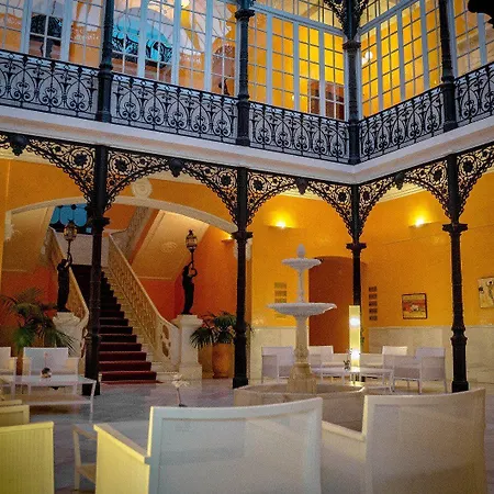 Mirador De Otel Llerena